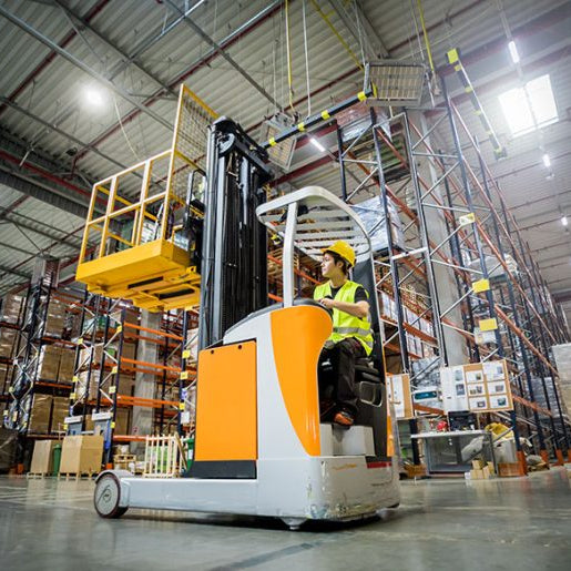 4 Forklift Attachments That Boost Warehouse Productivity